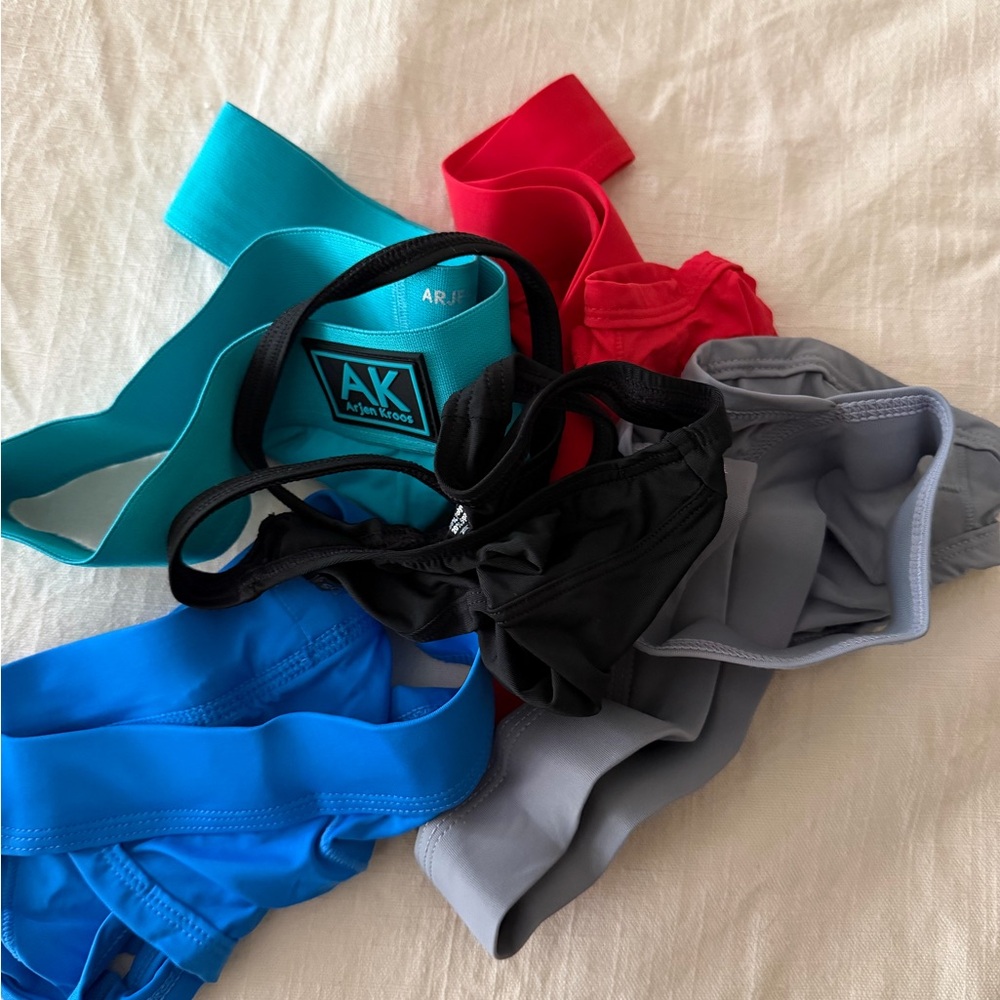 Men's Assorted Color Performance thongs (5) NEW